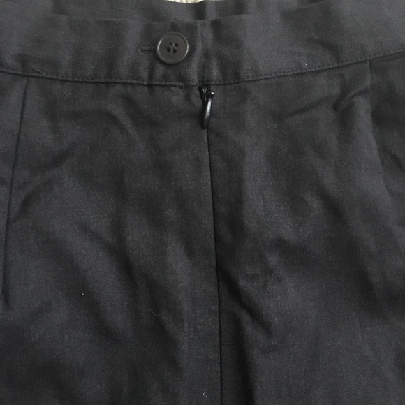 Giorgio Armani charcoal gray skirt, size 4 - Picture 5 of 6